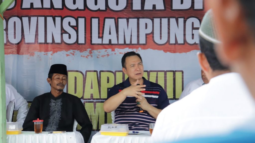 Warga Labuhan Maringgai Desak Gubernur Perbaiki Jalan dan Tanggul