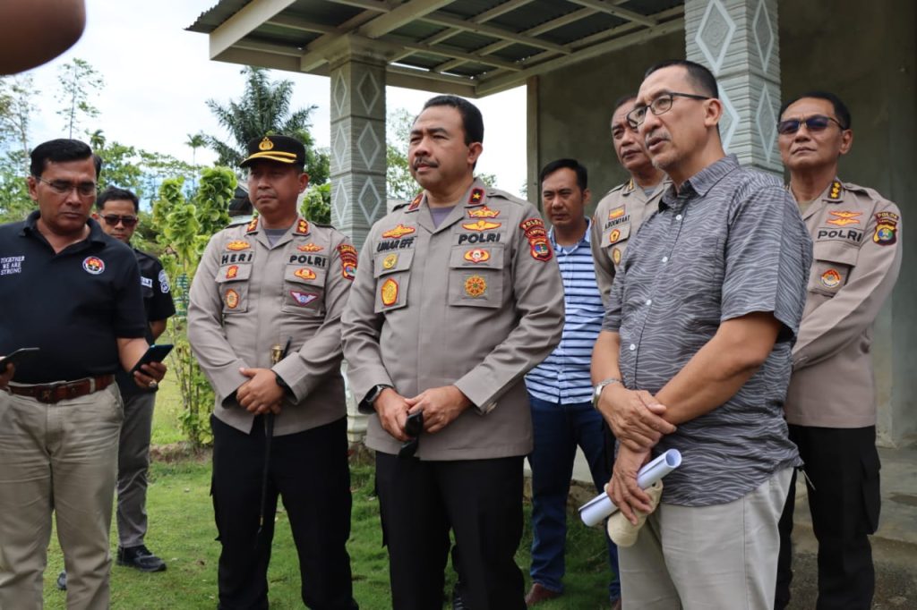 Wakapolda Lampung Tinjau Lokasi Mako Sementara Polres Pesisir Barat