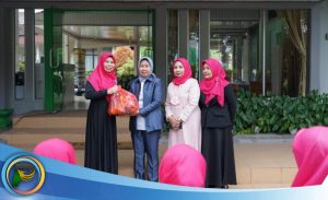 Darma Wanita Unila Bagikan 202 Paket Sembako