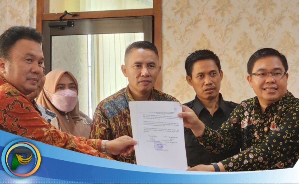 Diantar Sejumlah Kader Gerindra, Benny Uzer Resmi Mendaftar ke KPU