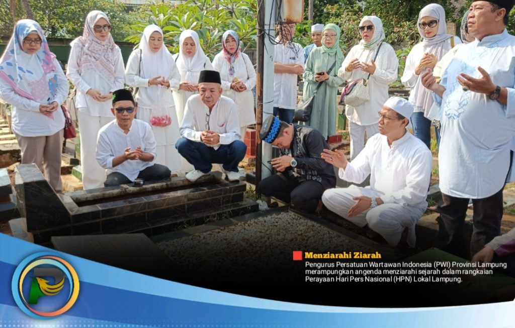 Menziarahi Sejarah, PWI Lampung Nyekar di Empat Makam Tokoh Pers
