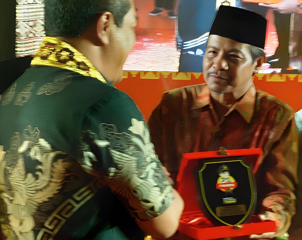 Ketua PWNU dan PWM Lampung Dianugrahi Penghargaan oleh Polri