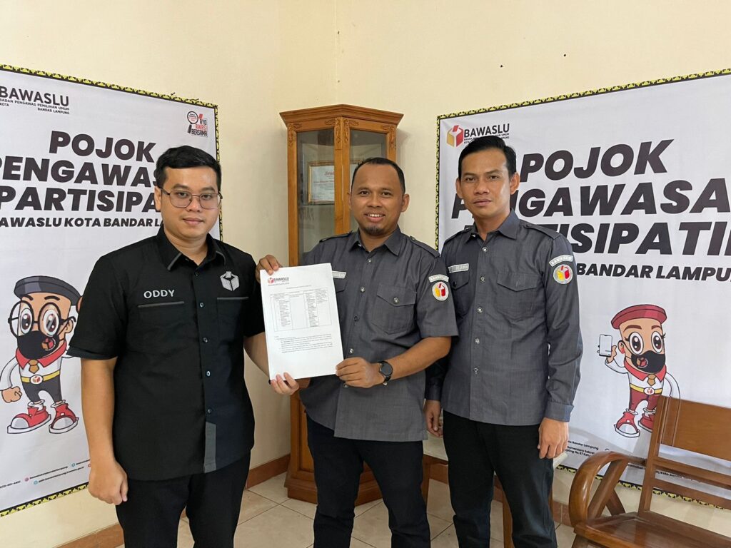 Simpan dan Pasang APK Caleg, Lurah Perumnas Wayhalim Dilaporkan ke KASN