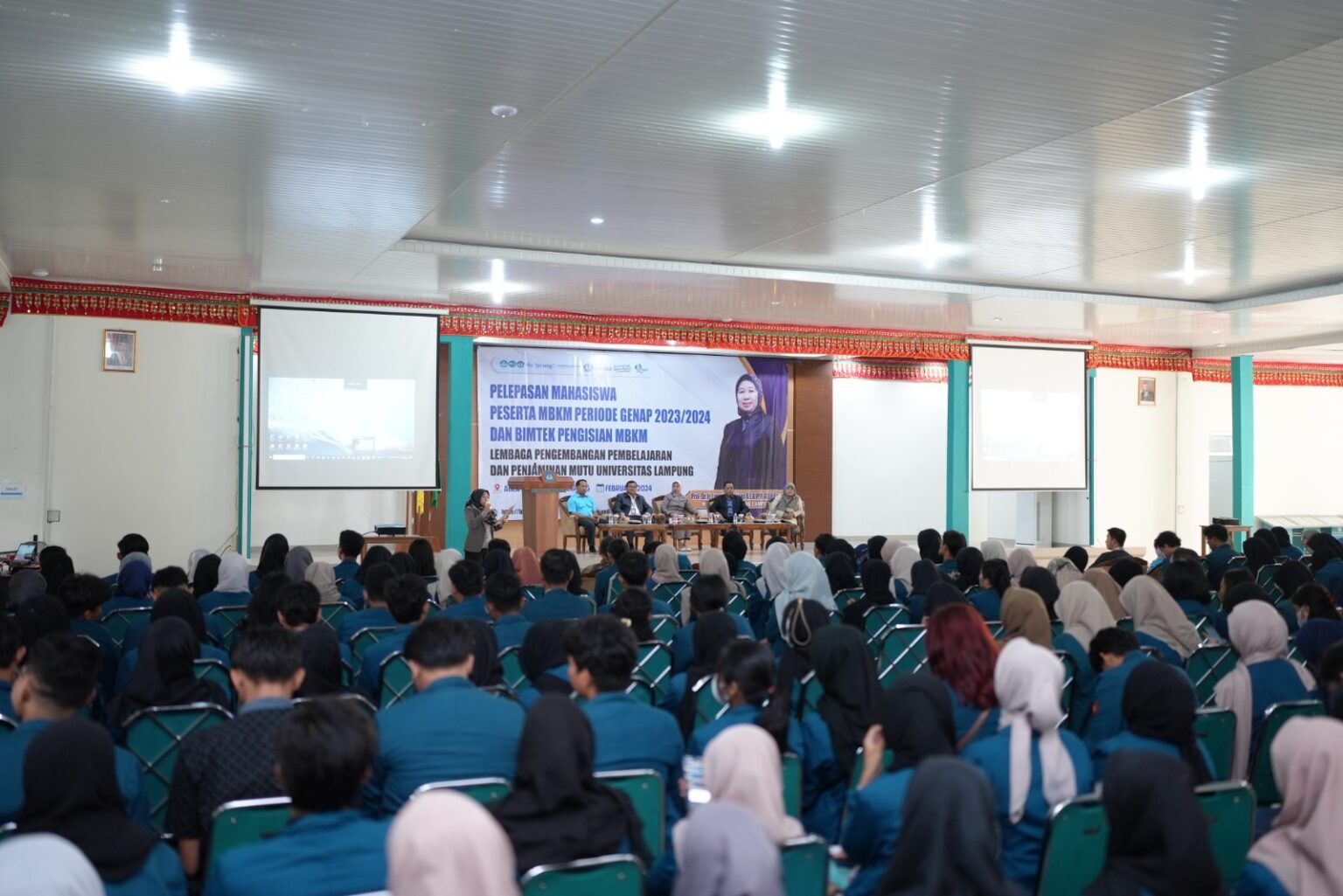 Pelepasan-Mahasiswa-Peserta-MBKM-Periode-Genap-20232024-c-1536x1025