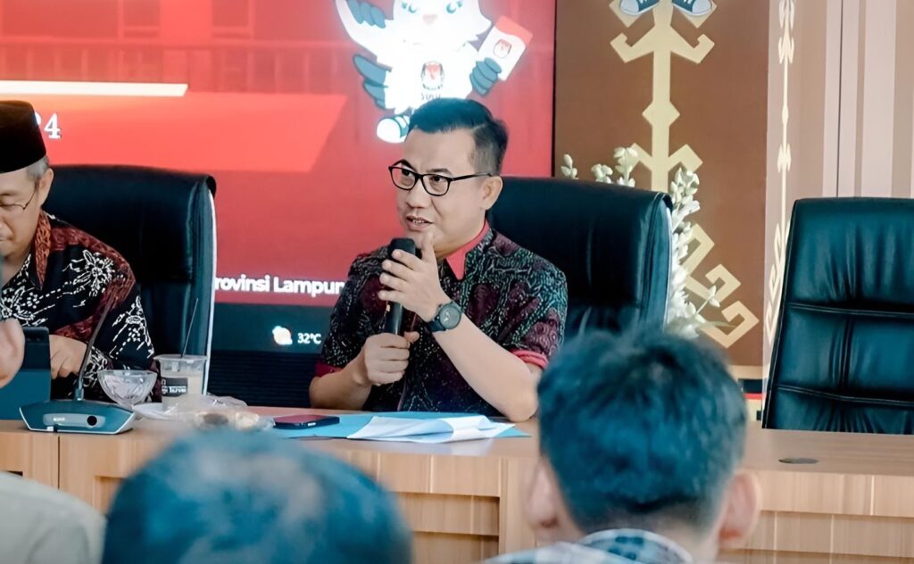 Foto Bareng Timses, Fahrizal Diputus Tak Melanggar