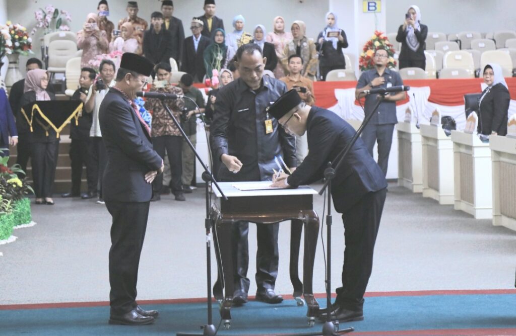 Gantikan Azwansyah, Heriyanto Suud Dilantik Jadi Anggota DPRD Lampung