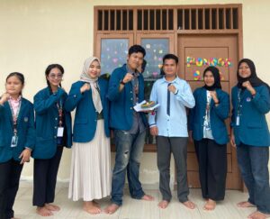 Asyik, Mahasiswa KKN Unila Membangun Pondok Baca