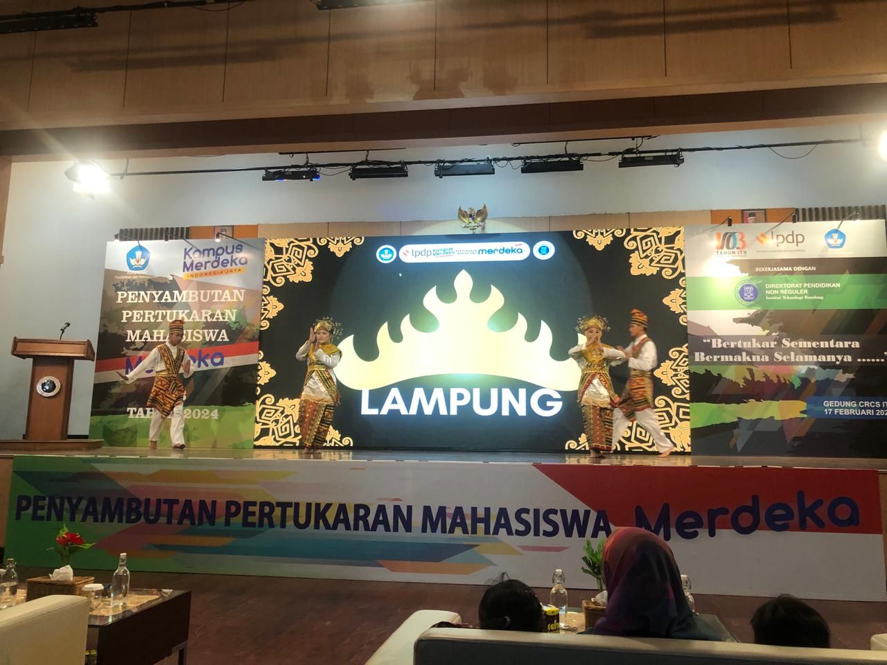 tari khas lampung