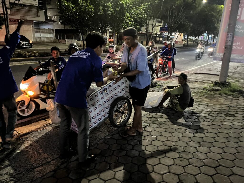 Himagrho FP Adakan Sahur On The Road Di bulan Ramadhan