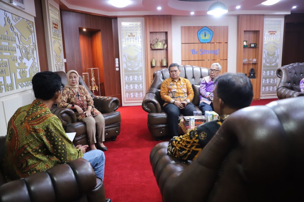 Unila Bersama Disnakkeswan Siap Bentuk Prodi Dokter Hewan