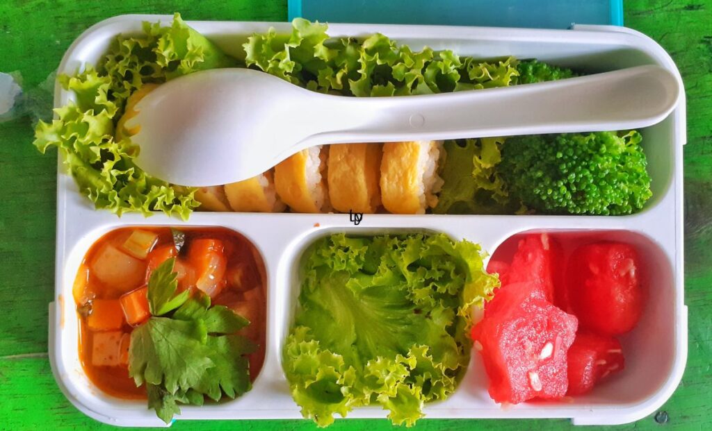 Trik Jitu Mengajak Anak Suka Makan Sayur: Membangun Kebiasaan Sehat Sejak Dini