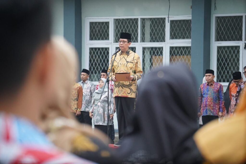 UIN RIL Gelar Upacara Peringatan Hardiknas 2024