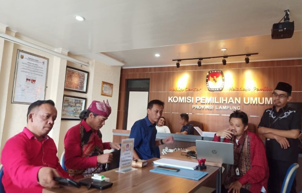 Bermodal 490 Ribu KTP, Duo Ahmad ‘Nyagub’ Jalur Perseorangan