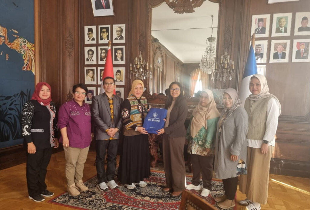 Delegasi Unila dalam Kunjungan Resmi ke KBRI di Paris