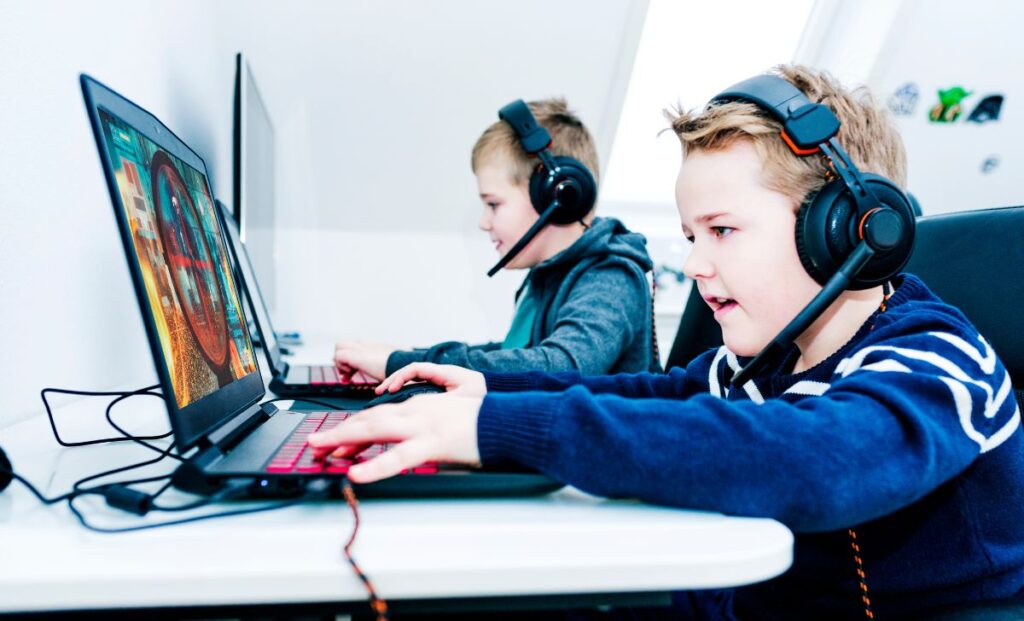 Membimbing Anak di Era Digital: Tips Mencegah Kecanduan Game Online