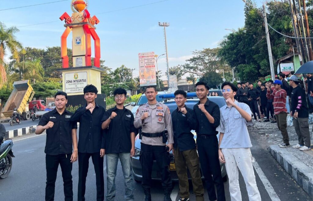 Kolaborasi DOF dan Siswa SMAN 10 Balam, Gelar Bakti Sosial