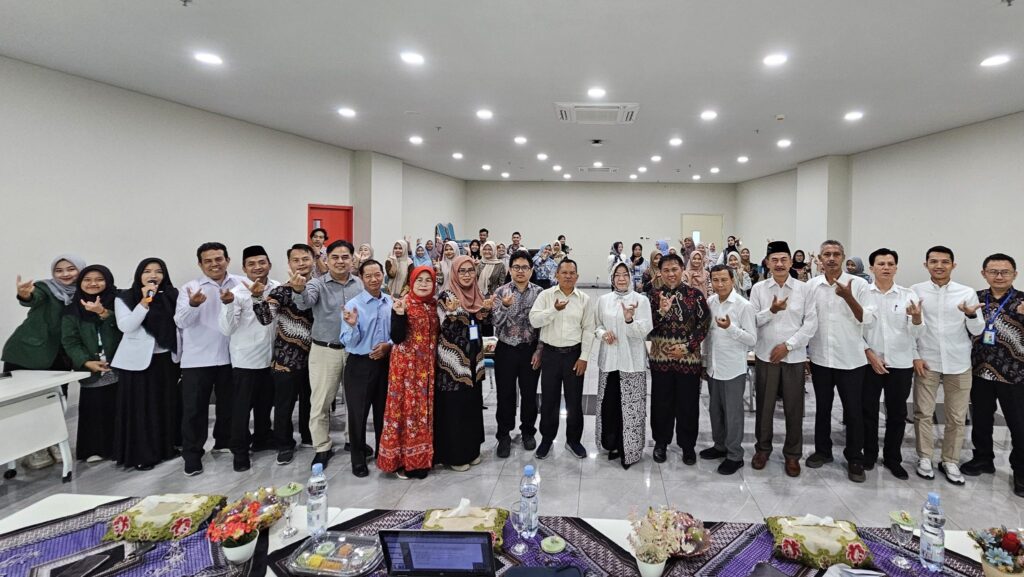 Pelatihan Literasi Jurnal dan Publikasi Ilmiah Kolaborasi Dosen dan Mahasiswa UIN RIL