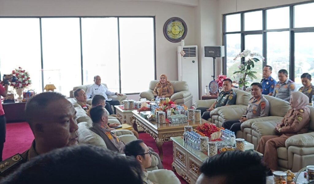 Pj Gubernur Samsudin Janjikan Solusi Cepat Sengketa Lahan Waydadi