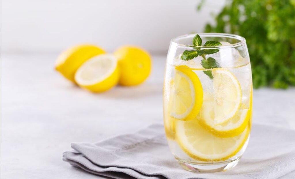 Manfaat Air Lemon: Meningkatkan Sistem Kekebalan Tubuh