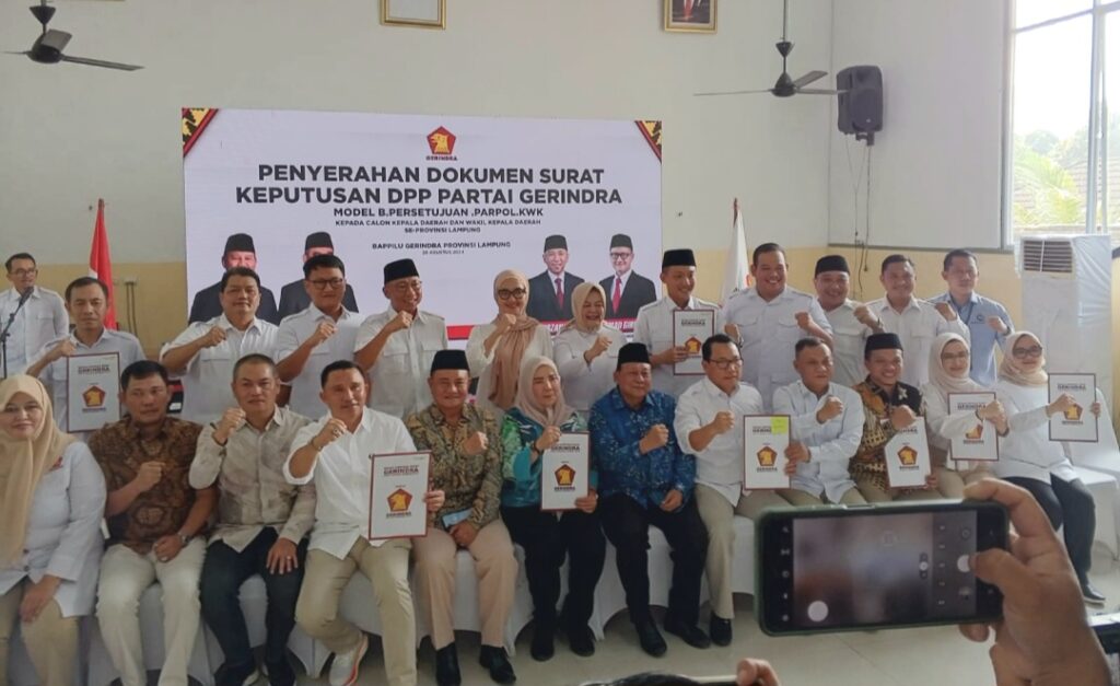 Gerindra Serahkan Rekom untuk 15 Pasangan Cakada