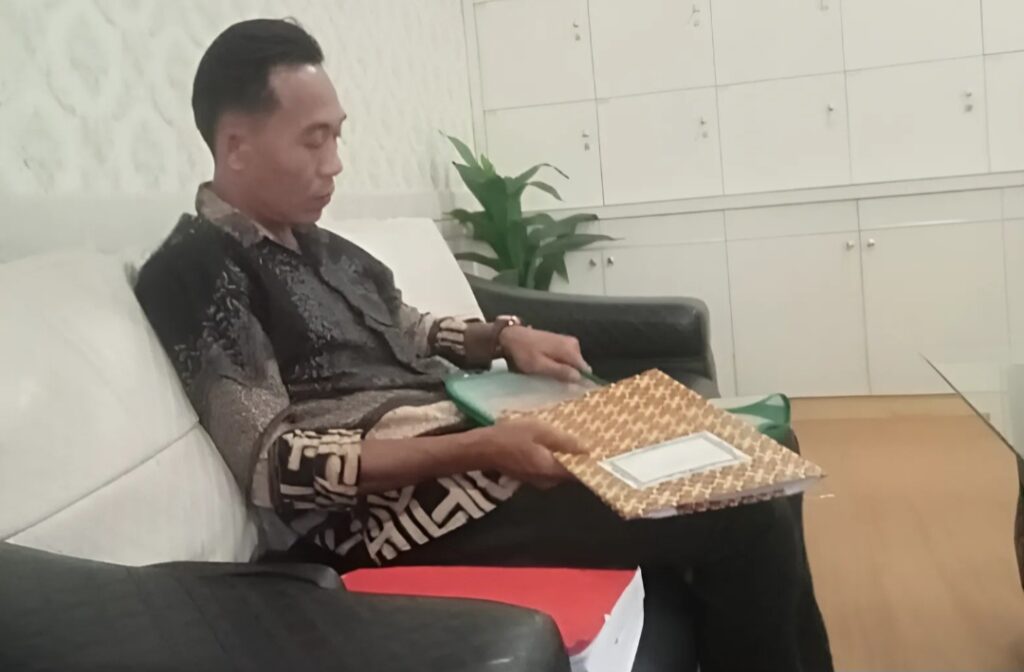 Menelanjangi Kolusi: AKAR Bongkar Dugaan ‘Persekongkolan’ SGC dan Pemprov