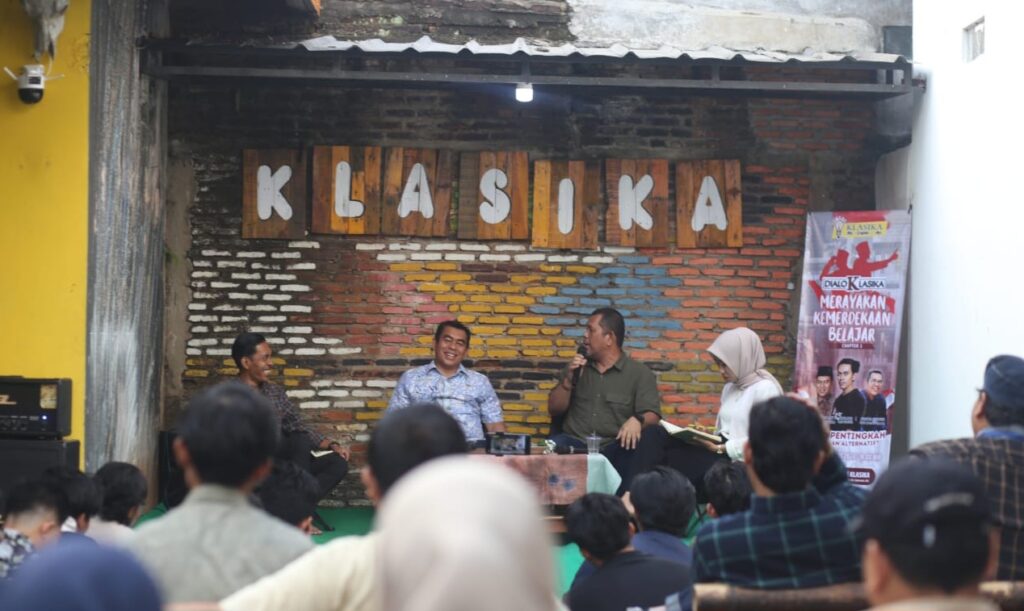 DialoKlasika Chapter 1: Menggugat Sistem, Membangun Pendidikan Alternatif yang Merdeka