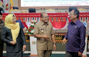 Pj. Gubernur Dorong Transformasi Iklim Investasi melalui Raperda Inisiatif DPRD
