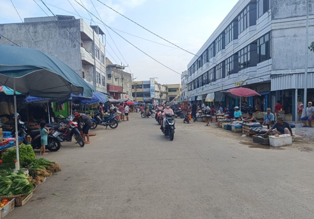Pasar yang Baru Diresmikan Jokowi Sepi, Pedagang Pilih Ruas Jalan