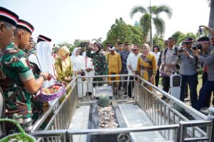 Rektor Unila Hadiri Peringatan HUT ke-79 TNI