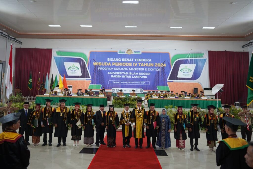 Rektor UIN RIL Kukuhkan 1.100 Wisudawan, Walikota Balam Raih Tesis Terbaik