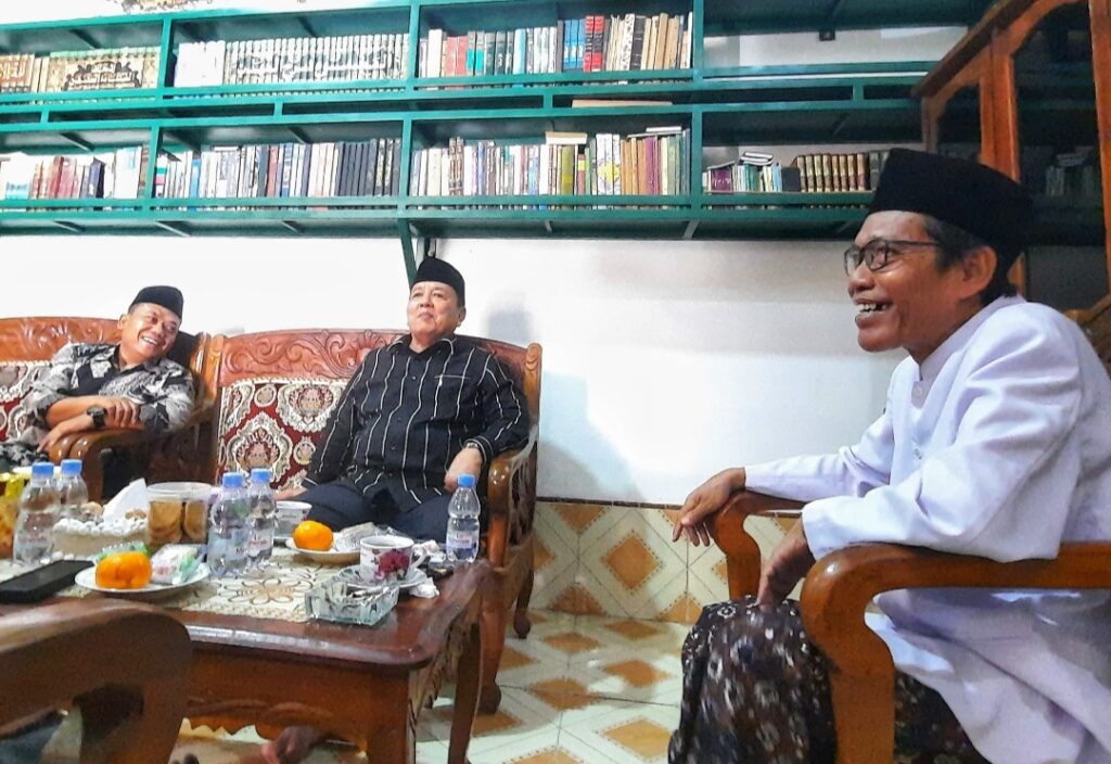 Perkuat Silaturahmi, Arinal Kunjungi Kediaman KH Sodiqul Amin