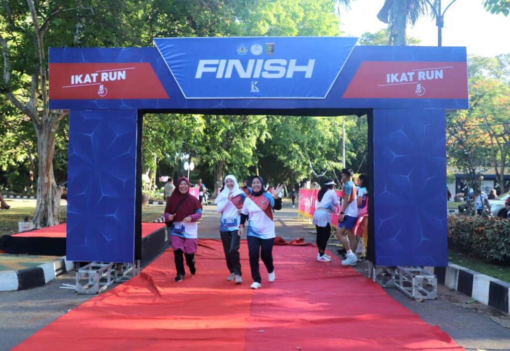 Ikatan Alumni Teknik Unila dan Pemprov Lampung Sukses Gelar Ikat Run 2024, Ratusan Peserta Antusias