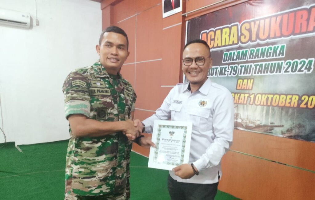 Di HUT TNI ke-79, PWI Lampura Dianugerahi Penghargaan