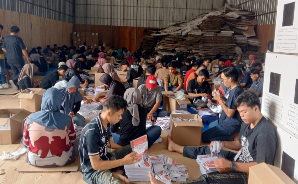 Surat Suara Pilkada Mulai Dilipat, KPU Libatkan Seratusan Masyarakat