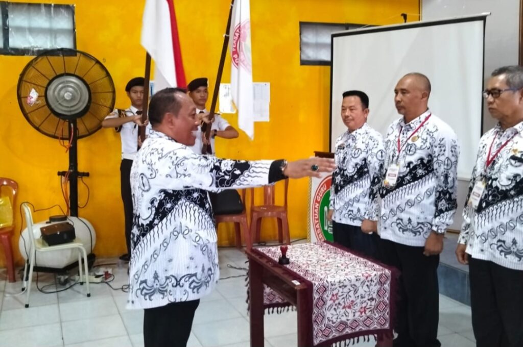Konferensi XIV PGRI Lampura, Sukatno Terpilih Jadi Ketua
