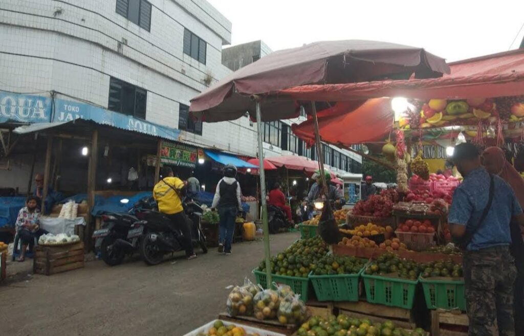 Masih Berjualan di Jalan, Pemkot ‘Warning’ Pedagang Pasar Pasir Gintung