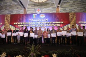Unila Raih Predikat Perguruan Tinggi Informatif dengan Skor Sempurna di Anugerah KIP 2024