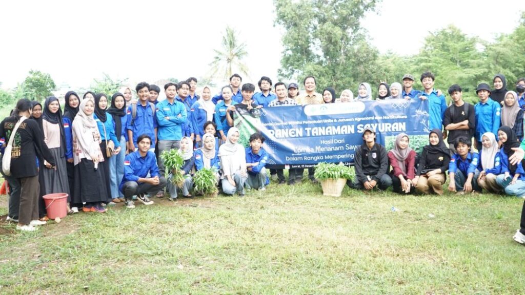 DWP Unila Panen Sayur Melimpah, Wujudkan Ketahanan Pangan dan Pemberdayaan Kampus