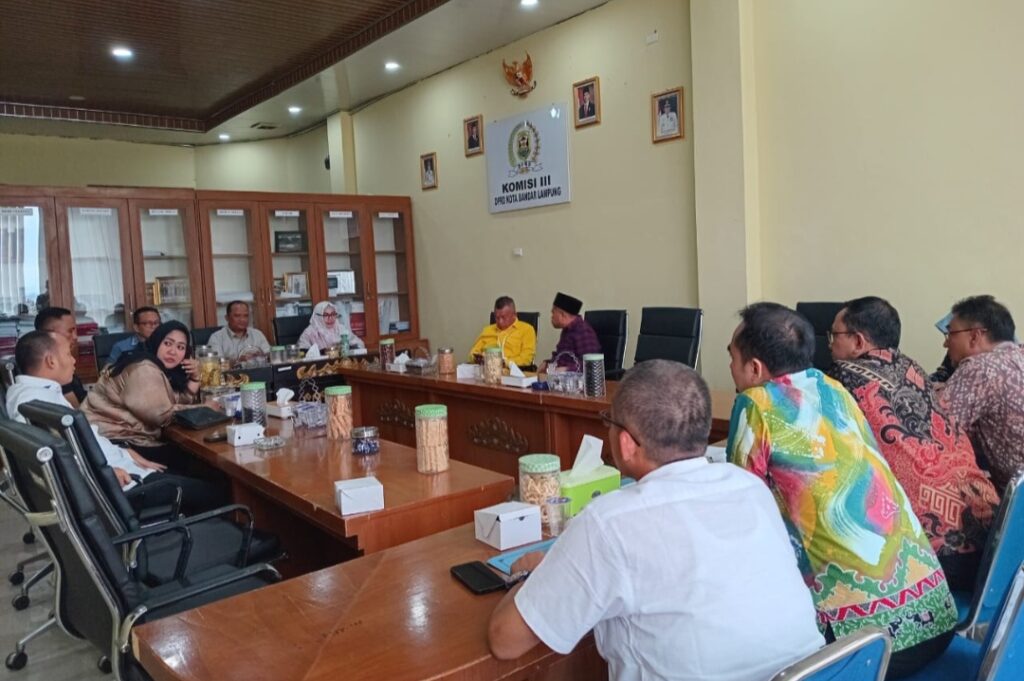 Tertibkan Kabel Internet, DPRD: Buat Tiang Bersama