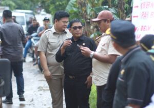 Tinjau Dua Titik Jalan Rusak di Lamteng, Dewan Ini Carikan Solusi