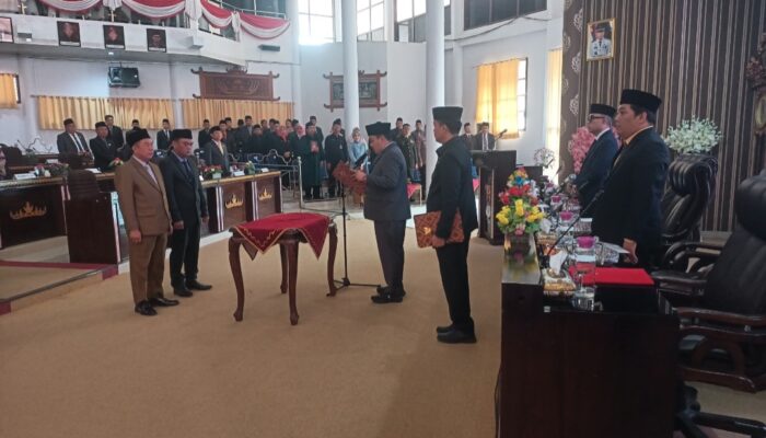 Resmi Dilantik, Heprin dan Elyas Siap Bertugas Sebagai Legislator Way Kanan