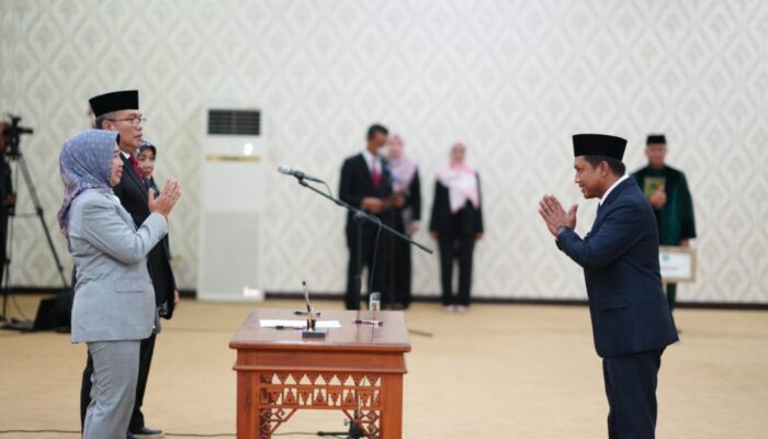 Rektor Unila Lantik Pejabat Baru, Dorong Transformasi Layanan Akademik