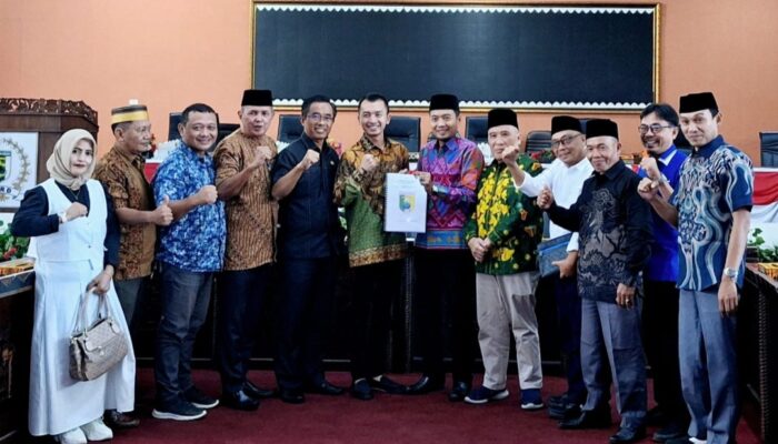 Panitia DOB Lampung Pesisir Serahkan Dokumen Usulan ke DPRD Pesawaran