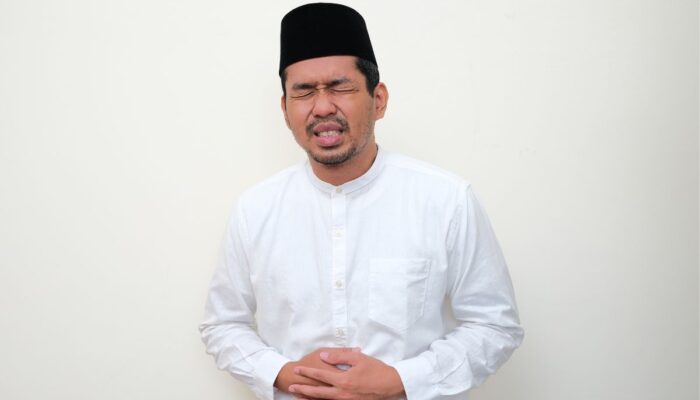 7 Cara Mengatasi Sakit Maag Saat Puasa