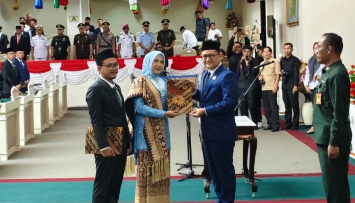 Abdul Aziz dan Imelda Resmi Jadi Anggota DPRD Lampung Melalui PAW