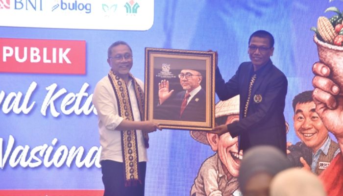 Di HUT PWI Lampung, Zulhas Pertegas Komitmen Menuju Swasembada Pangan