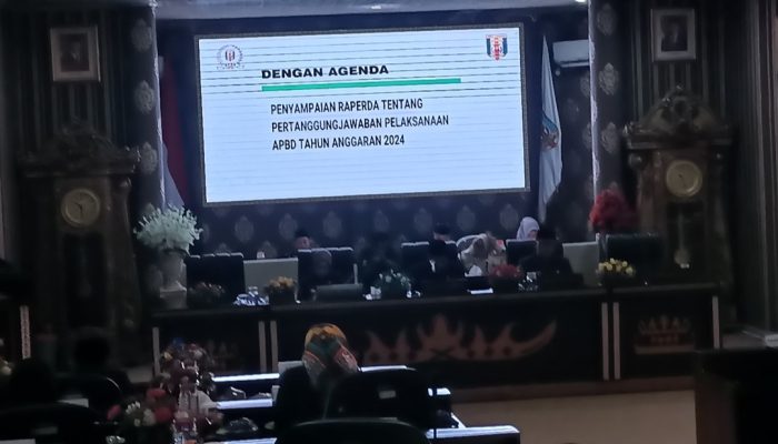 Bupati Way Kanan Sampaikan Raperda APBD 2024 Way Kanan