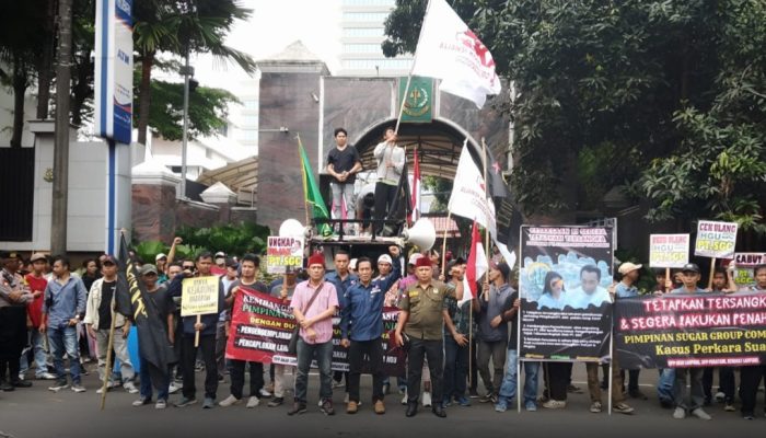 Gelar Aksi di Kejagung, Suap SGC dan CSR BI Masih Jadi Tuntutan