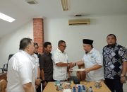 Pengurus Cabor Tinju Ambil Berkas Pendaftaran Calon Ketua KONI