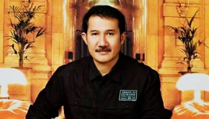 Wina dan Hening Cahaya Sore